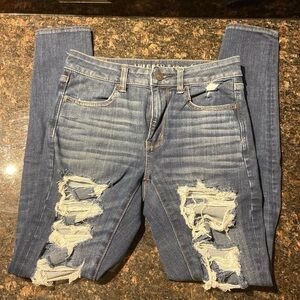 Women’s Distressed Skinny Jeans
